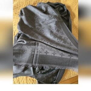 Louis Vuitton Scarf Shawl Stole Monogram LV Italy 70”x28” Gray